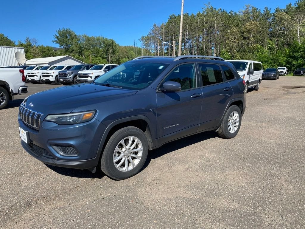 2021 Jeep Cherokee Latitude in Tan — front three-quarter view