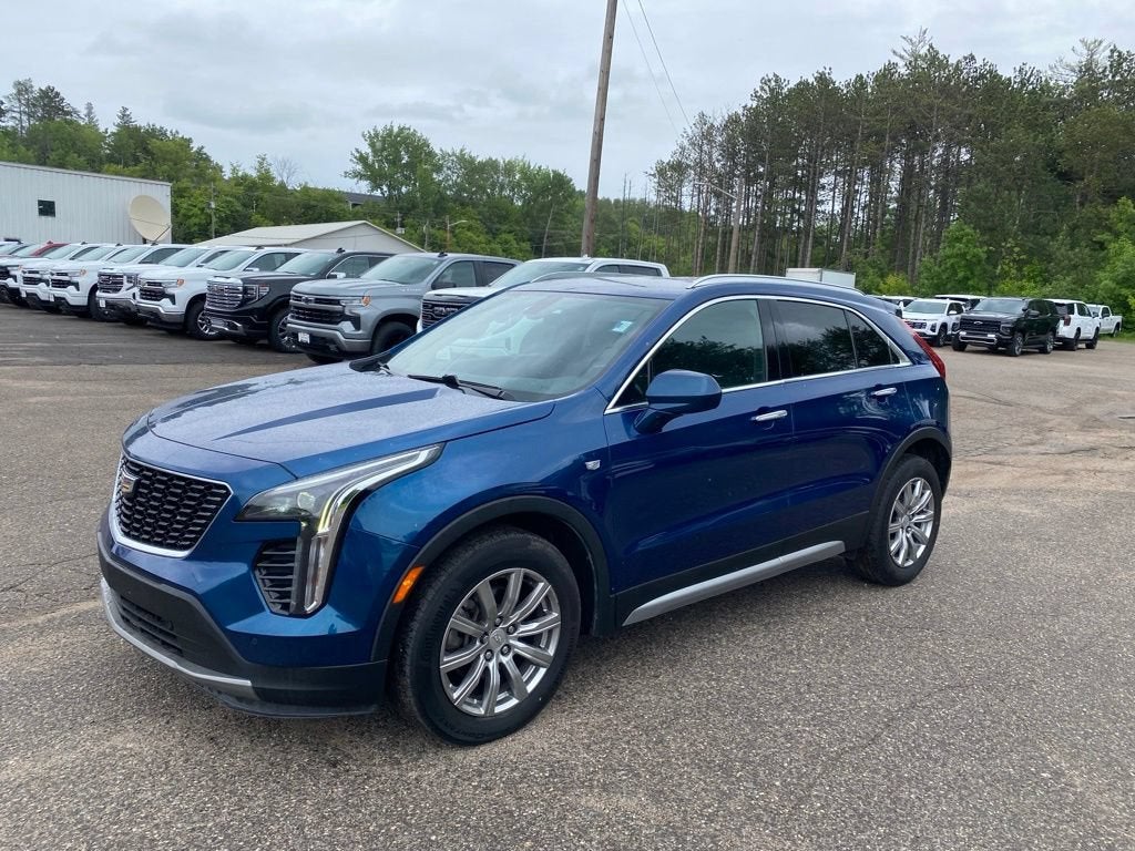 2019 Cadillac XT4 AWD Premium Luxury in Atlantic Metallic — front three-quarter view